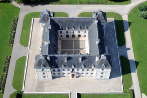 architecture Renaissance Serlion en Château d'Ancy le Franc palais Renaissance