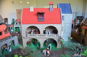 exposition playmobil pour la toussaint au chateau d'ancy le franc bourgogne vacances sortie pour les enfants en famille